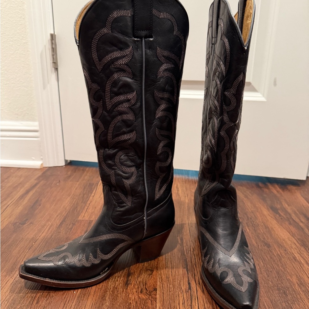 Shyanne Black Embroidered Heeled Boots